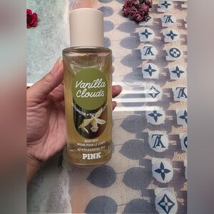 VS PINK VANILLA CLOUDS